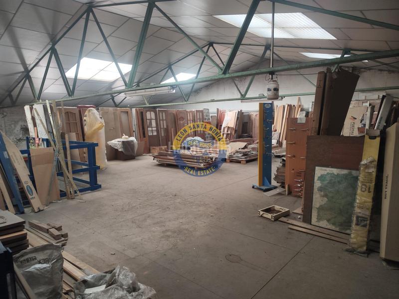 Foto 49990c1a-c2b9-4079-8c81-fd93e37f3ea3. Nave industrial  a la venta . en Villaquilambre