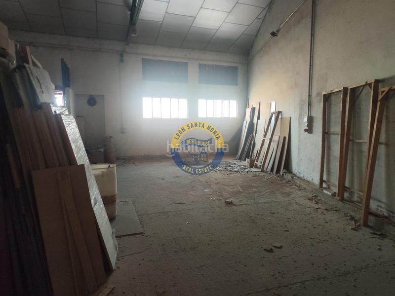 Foto fbd21b2d-a9fb-4553-b76e-2824e9fce278. Nave industrial  a la venta . en Villaquilambre