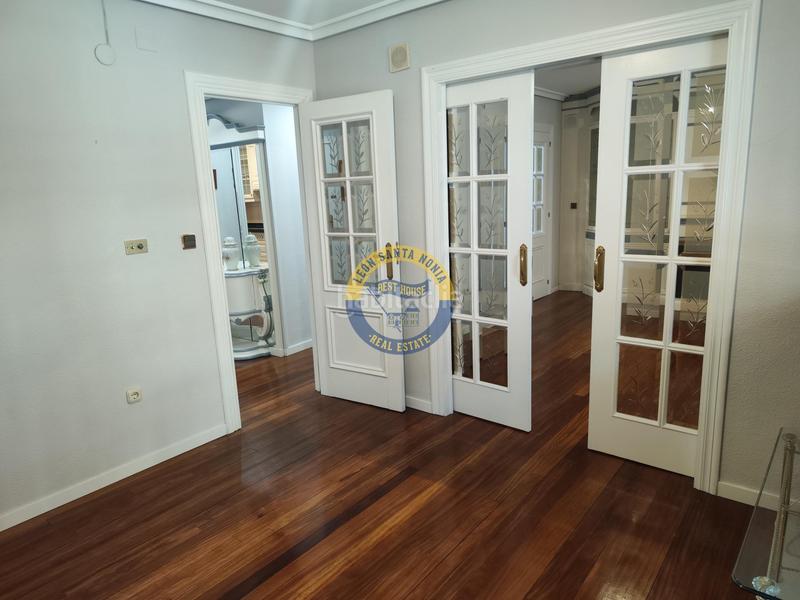 Foto 5479e948-e109-48cf-b671-49c558faa739. Alquiler piso  en alquiler en la chantría. en León