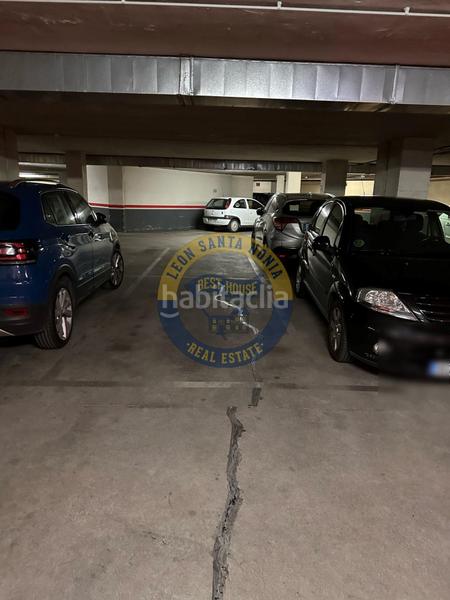 Foto ec1d4c3c-b320-48f3-b8f2-f4ea012b366b. Alquiler parking coche plaza de garaje en alquiler en la chantría. en León