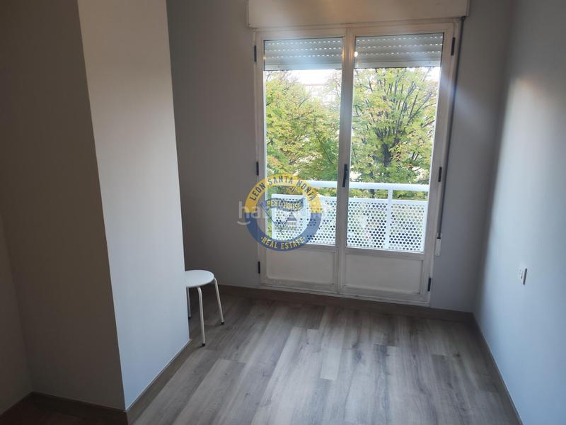 Foto be5a47f2-f891-401f-9382-f2caab6c87e0. Location appartement avec chauffage parking dans San Claudio - La Chantría León