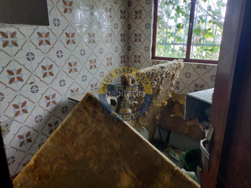 Foto 0e8ac79e-d99c-4f3e-9036-1dd228539a5a. Fabrikhalle in Valverde de la Virgen