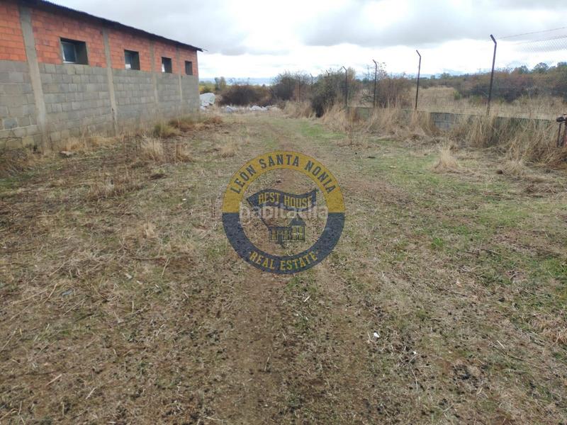 Foto 4f8d105f-742a-401a-b8ae-1ec592332dae. Fabrikhalle in Valverde de la Virgen