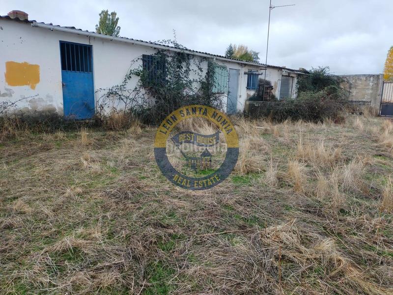 Foto aa496097-b7d6-4007-8dee-a75e051d8585. Fabrikhalle in Valverde de la Virgen