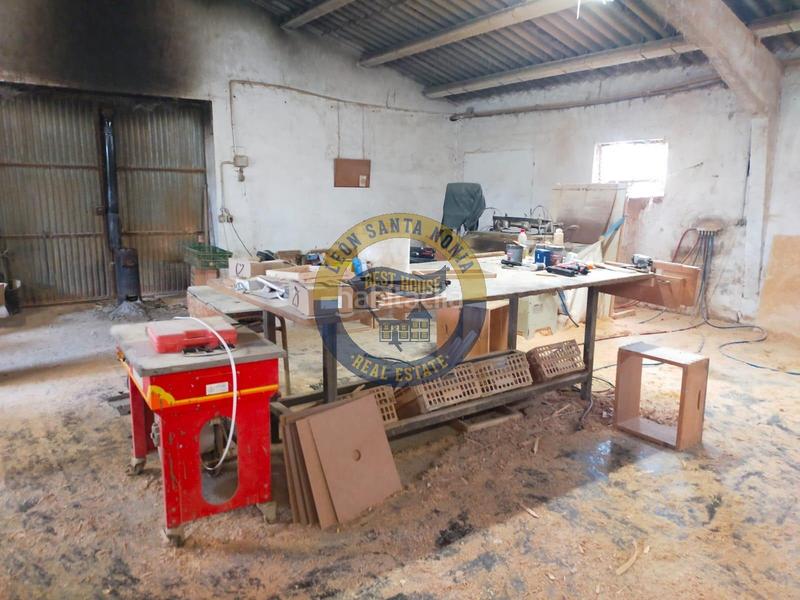 Foto b227c20d-a8f2-4fce-b372-efdf0af27cc6. Fabrikhalle in Valverde de la Virgen