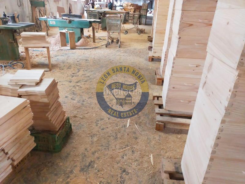 Foto e15a9b78-5845-4049-95f0-af63a81c5ffe. Fabrikhalle in Valverde de la Virgen