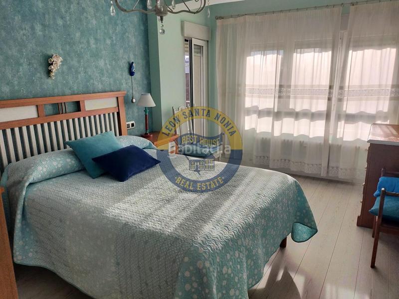 Foto 7d8aefc8-75a4-4d7f-917a-faca02dc905e. Pis amb calefacció a Centro Ciudad León