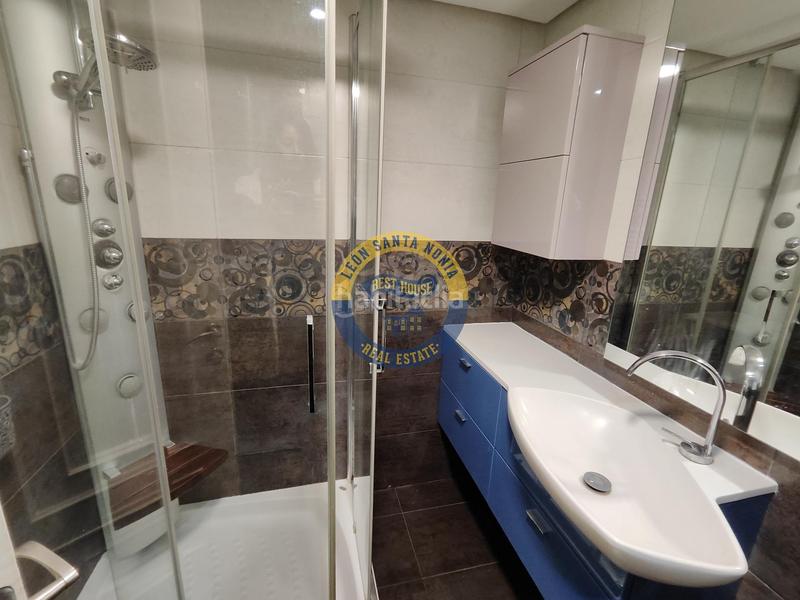 Foto db6bd99f-4bf8-4e6d-b963-e1cffe6ec384. Alquiler piso apartamento en alquiler en el centro . en León