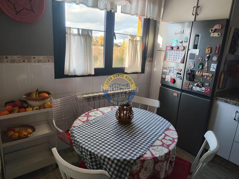 Foto e0d56429-fdbb-4fc7-943f-a15925632182. Chalet mit heizung parking in Villaquilambre