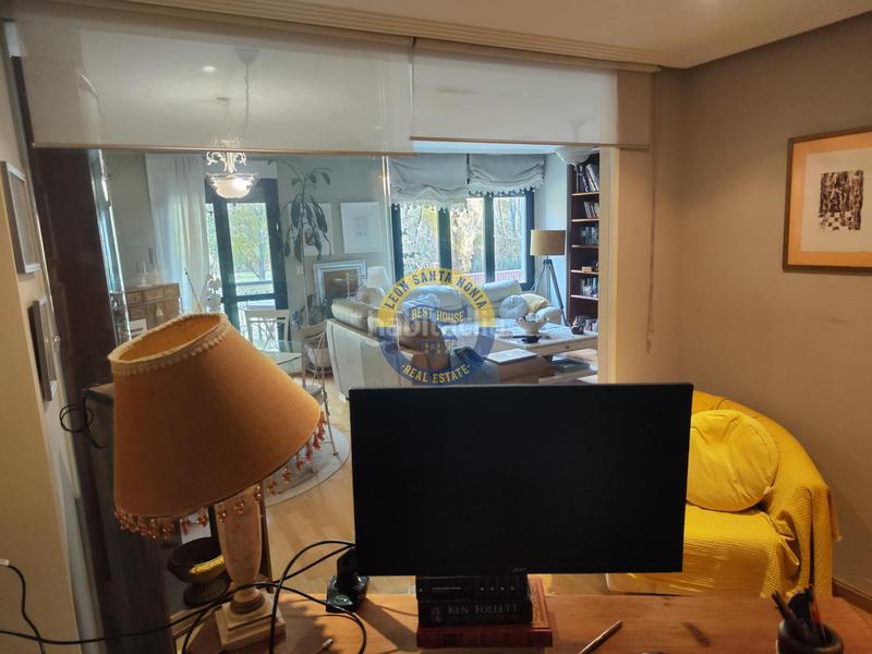 Foto f20b1a6d-45e5-444d-a5bf-e41364d49b46. Chalet mit heizung parking in Villaquilambre