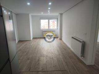 Rent Flat in San Claudio - La Chantría. Piso en alquiler en santa ana.