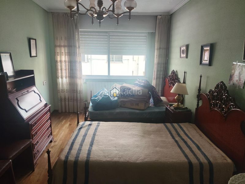 Foto 16094a8d-d54b-4961-ac68-92f2d553f8bb. Piso  en venta en la chantria. en San Claudio - La Chantría León