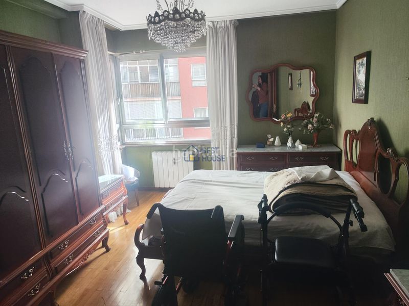 Foto 30f002e3-d3b9-41a5-b0e8-113c685f8cea. Piso  en venta en la chantria. en San Claudio - La Chantría León