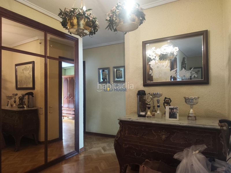 Foto 4bf81cb1-5aa8-4f1b-9b97-a43a3a121545. Piso  en venta en la chantria. en San Claudio - La Chantría León