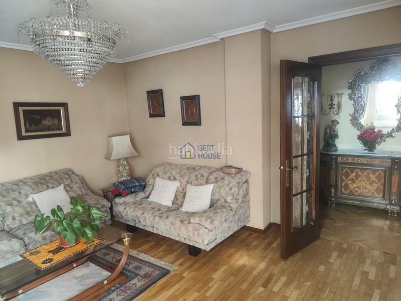 Foto b57ff0f0-3937-475b-9189-d64f2de60be5. Piso  en venta en la chantria. en San Claudio - La Chantría León