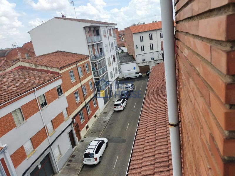 Foto 59992cb2-2a6e-40de-a6fe-4e7ed2ecb3c7. Pis a Armunia León