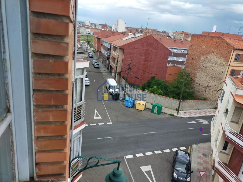 Foto ae439c89-9ee5-4b61-bbf0-f7d670de3936. Pis a Armunia León