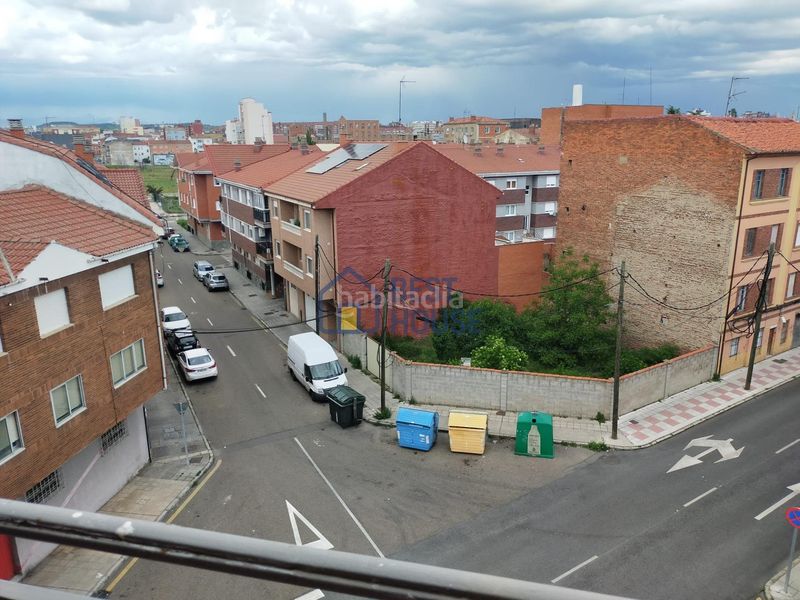 Foto aedfee99-dc25-449f-b54e-acca029e6540. Pis a Armunia León