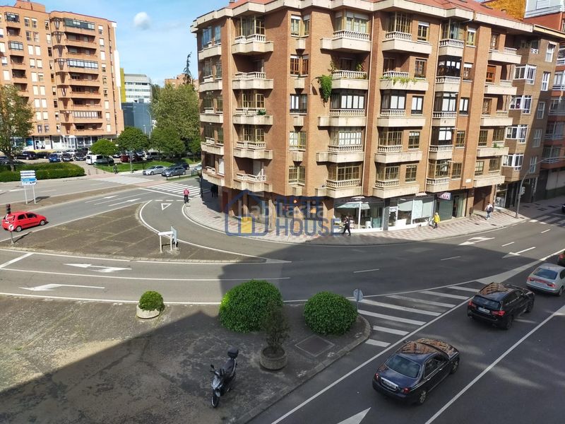 Foto 4436415c-91d1-4881-ae35-ddbe5700e812. Pis amb calefacció a San Claudio - La Chantría León