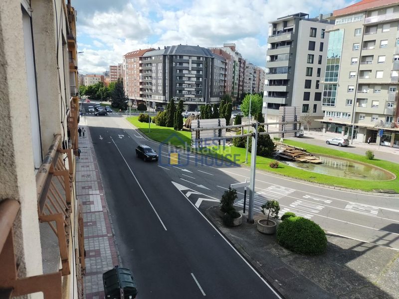 Foto f95fcb21-3799-4382-8f46-f3dc628280dd. Pis amb calefacció a San Claudio - La Chantría León