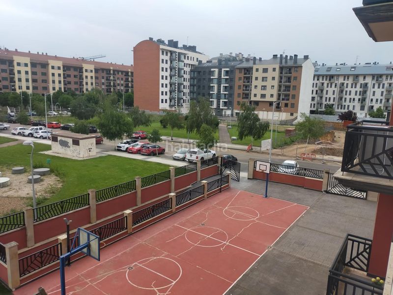 Foto 4250e19d-df9d-4313-9e5d-afe2a91f3e23. Apartament amb calefacció aparcament a La Lastra León