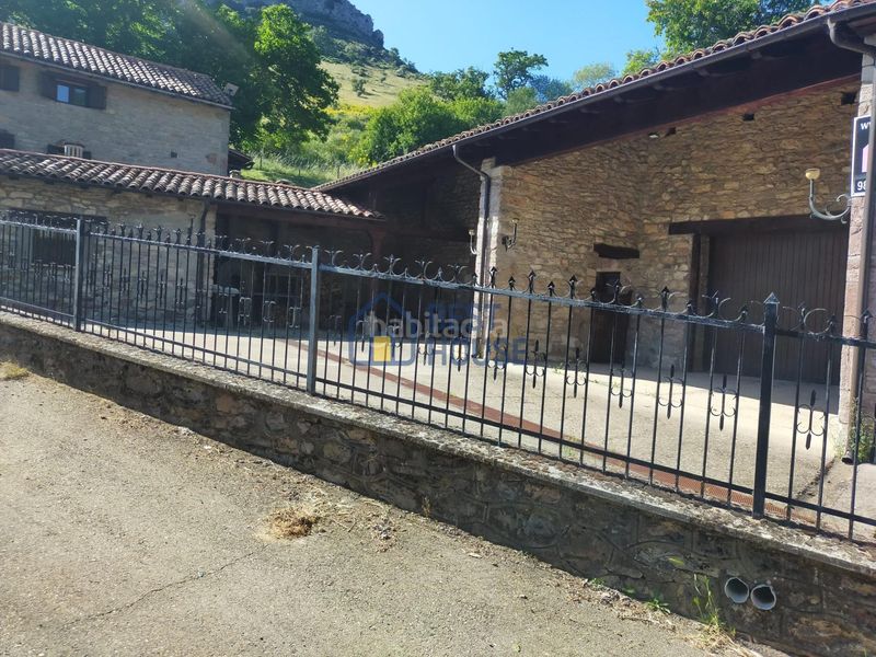 Foto 7e70a06c-b994-41ca-ad8a-4cfd4db2d95d. Casa a Boñar
