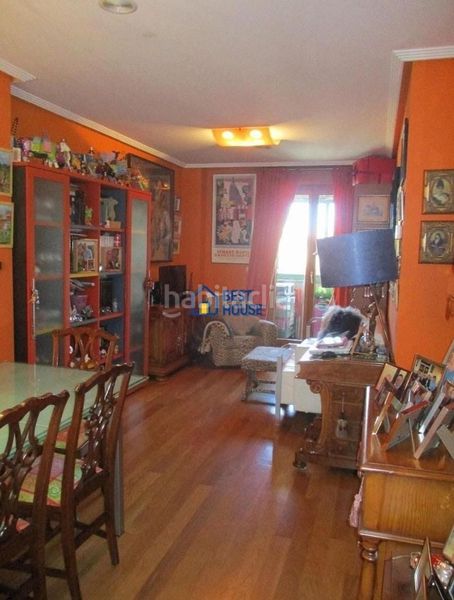 Foto 9d4d38dc-c353-4325-bed4-fcb6adc987a1. Apartament amb aparcament a Centro Ciudad León