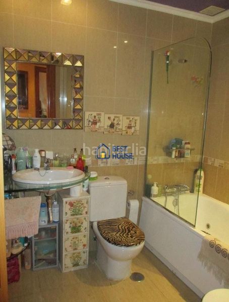 Foto d4f97487-2bb7-4254-ac3d-70e2f5e9a8aa. Apartament amb aparcament a Centro Ciudad León