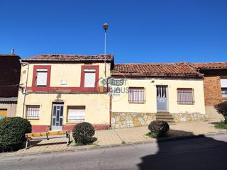 Terreny residencial a Villaquilambre. Terreno urbano en navatejera.