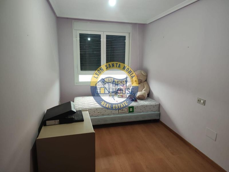 Foto 10121b55-4f8f-49f9-985d-c02108312e40. Piso  a la venta en Armunia. en Armunia León