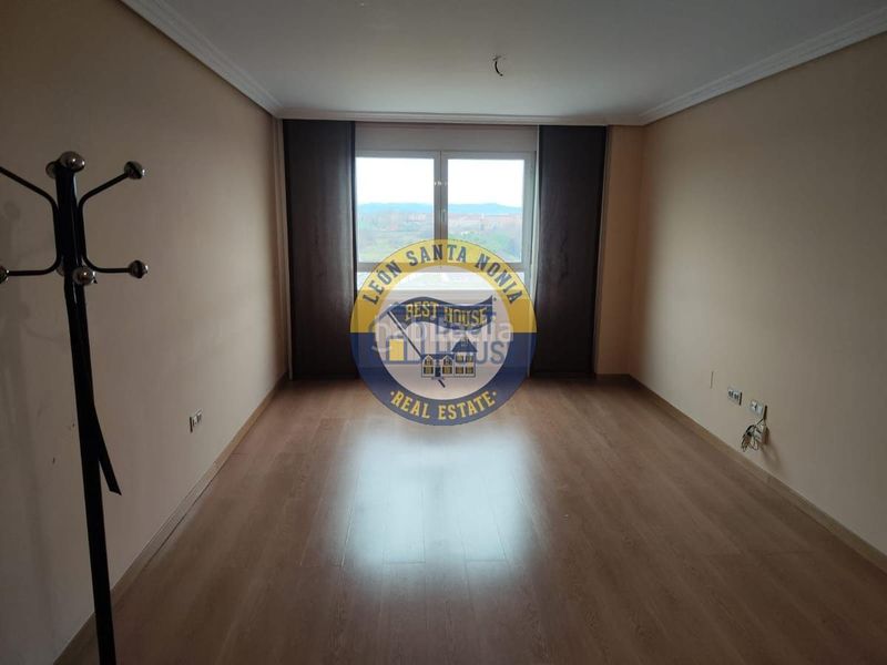 Foto b37d6443-481f-4739-be42-6bfd50bd428d. Piso  a la venta en Armunia. en Armunia León