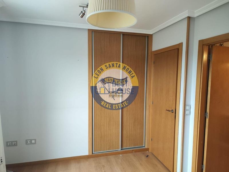 Foto bb5b5dde-9a13-4038-82a1-83264571a0e9. Piso  a la venta en Armunia. en Armunia León