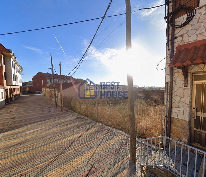 Foto aa4c8830-b3d9-4aec-b0f9-654f9fc0920b. Terreny residencial a San Esteban León