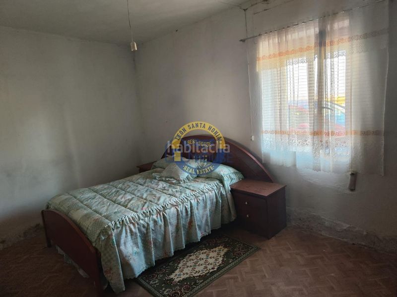 Foto f5cfbd9e-ed6c-43d8-ba65-9d96eaaadee2. Casa a Valdevimbre