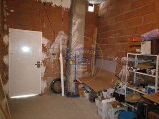 Local Comercial a Las Ventas. Local comercial en bruto en león, zona mariano andrés.