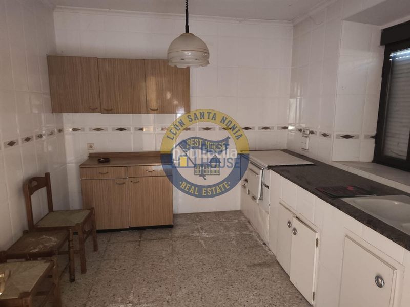 Foto 534ea43f-9005-4e96-8355-ccee14897f24. Casa amb aparcament a Rioseco de Tapia