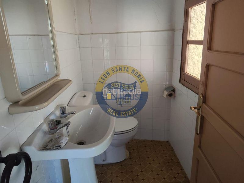 Foto a03291a5-3a06-4fb9-8064-edf36c0fac08. Casa amb aparcament a Rioseco de Tapia