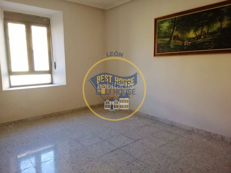 Foto bc914702-1670-4df9-87c0-a8acd1cca275. Casa amb aparcament a Rioseco de Tapia