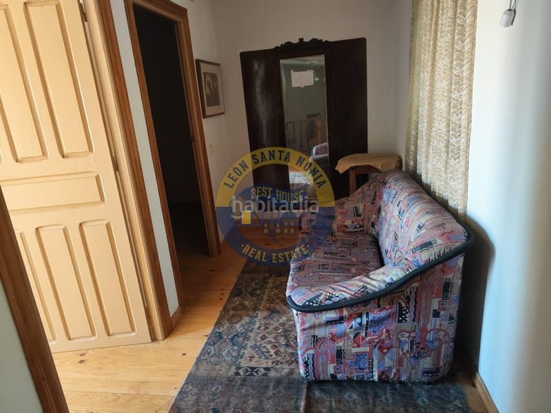 Foto bcd4abf6-d536-41bb-adb5-e08f9633d8e3. Casa amb aparcament a Rioseco de Tapia