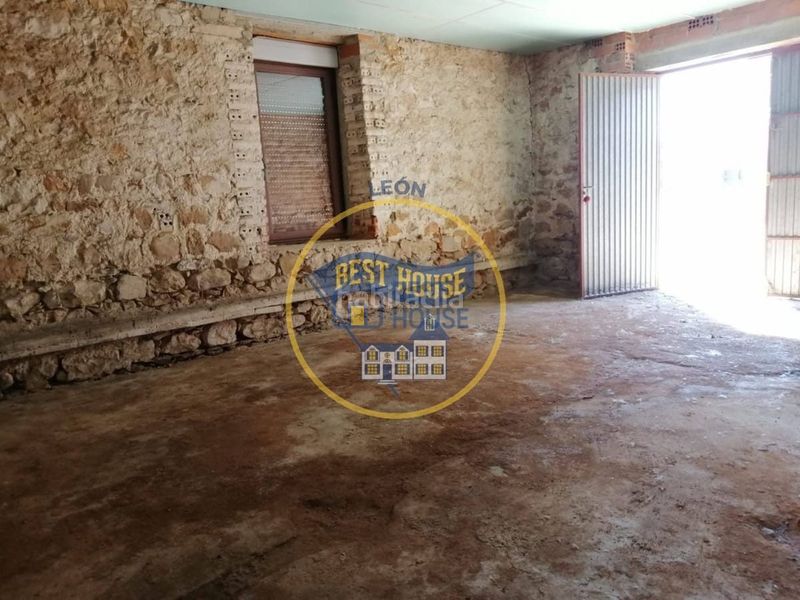 Foto d08ded36-9928-40dc-b1f2-4ca2333a9295. Casa amb aparcament a Rioseco de Tapia