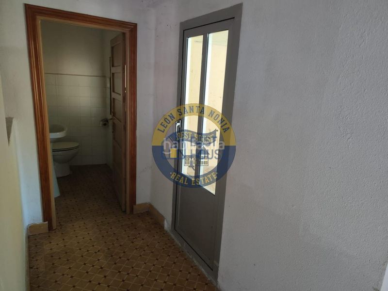 Foto e53ec5ec-f647-43a1-8e71-235312d2edfd. Casa amb aparcament a Rioseco de Tapia