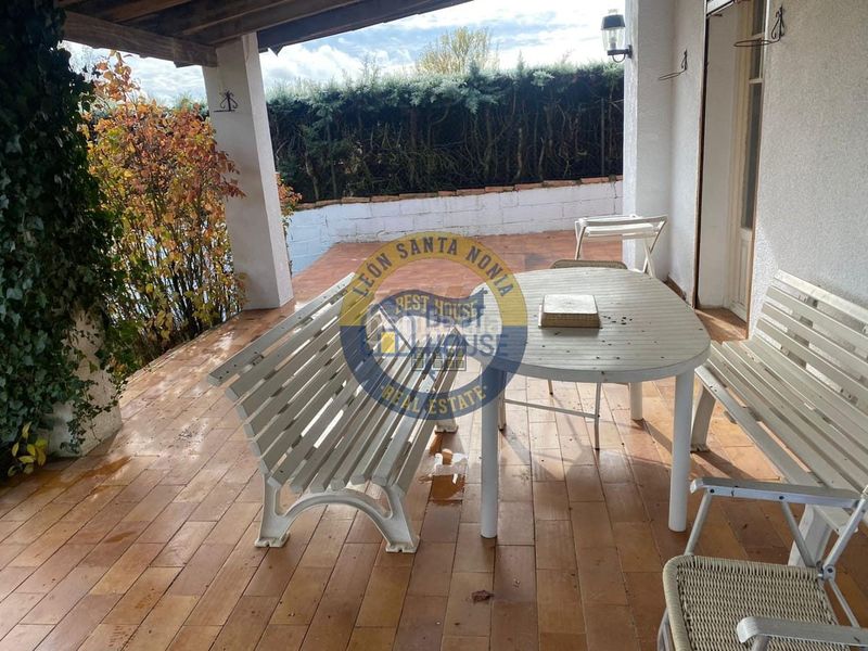 Foto b4c4a9b0-ae3b-4822-80eb-47216f95358e. Casa amb calefacció aparcament a Garrafe de Torío