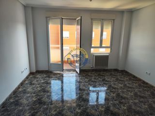 Pis a Trobajo del camino. Piso a la venta en trobajo del camino.