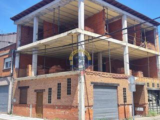 Edificio en Trobajo del camino