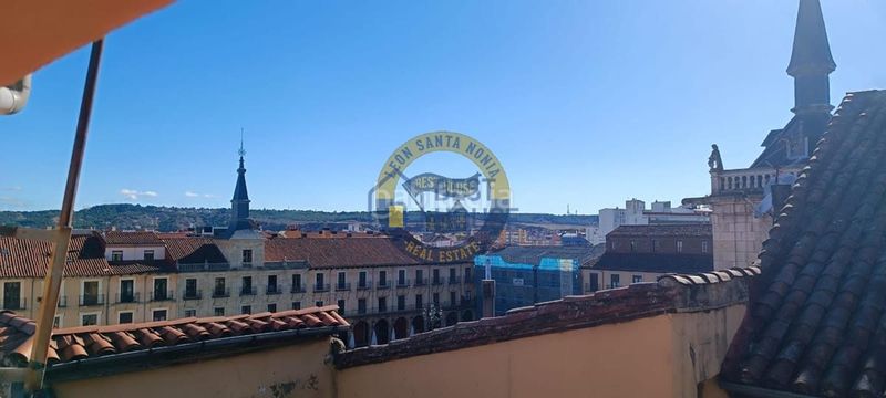 Foto f8d1fc6a-4c9c-4d35-a6d8-23fb12351e40. Apartament amb calefacció a Casco Antiguo León