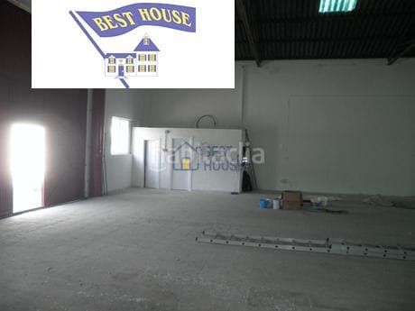 Foto e9f7a8d4-b1ea-46a0-8072-a2fba6157ec5. Nave industrial naves industriales . en Trobajo del camino