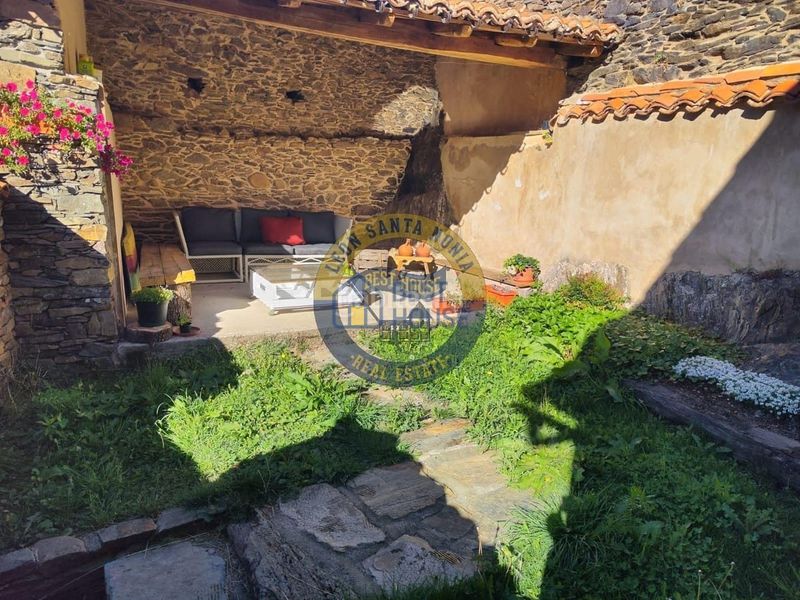 Foto 355e25f2-5ebd-4d17-85a8-5aa92fa7e569. Casa amb calefacció a Valdesamario