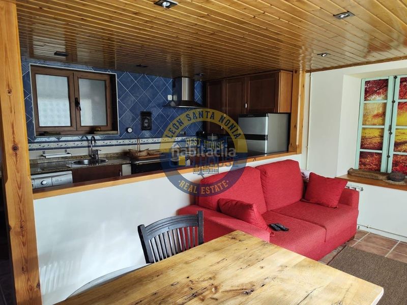 Foto a9ccf00e-d861-4214-8861-fecff52168c1. Casa amb calefacció a Valdesamario