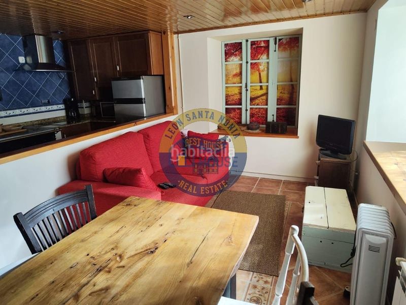 Foto e1685d69-d286-4cc5-8356-360045690321. Casa amb calefacció a Valdesamario