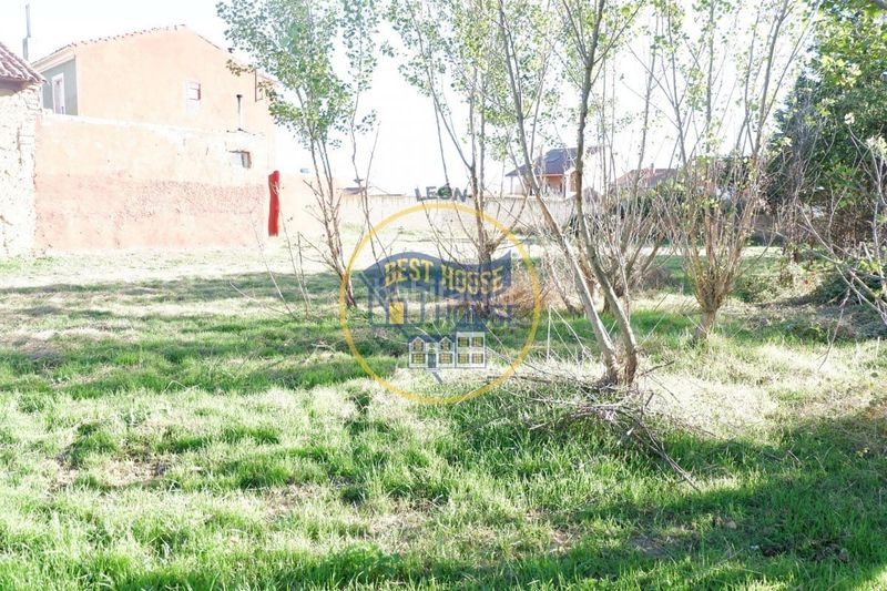 Foto 807abb5a-478c-407f-b4ca-2e1e9b2013ad. Terreno residencial suelo sin edificar en venta en Armunia. en León